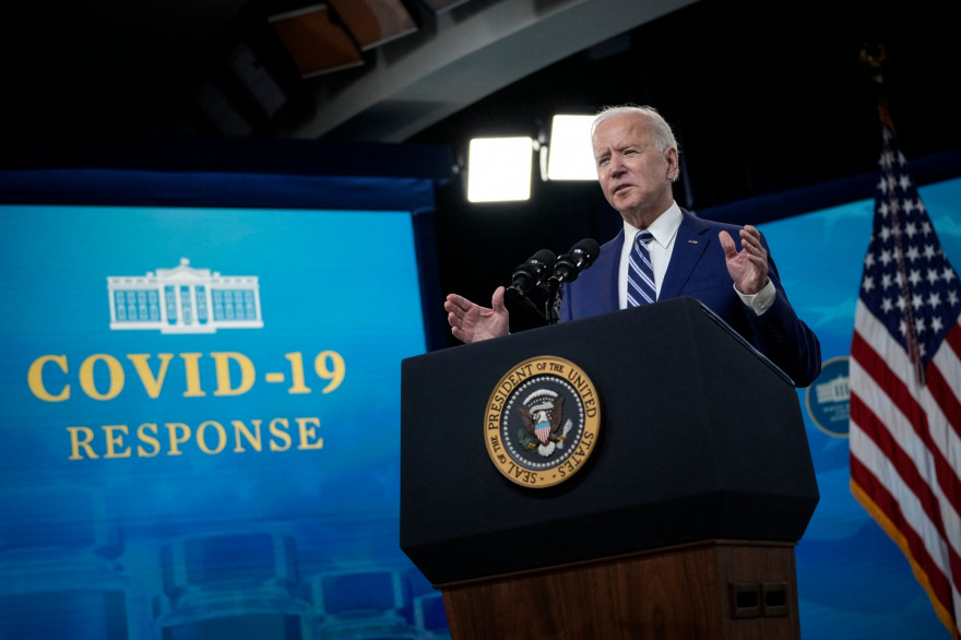 Le président Joe Biden prononce une allocution sur l’épidémie de coronavirus depuis la Maison Blanche le 29 mars 2021 à Washington, DC.