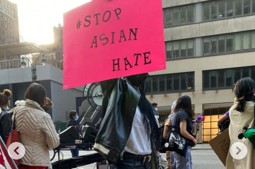 Rihanna dans les rues de New York le 4 avril 2021