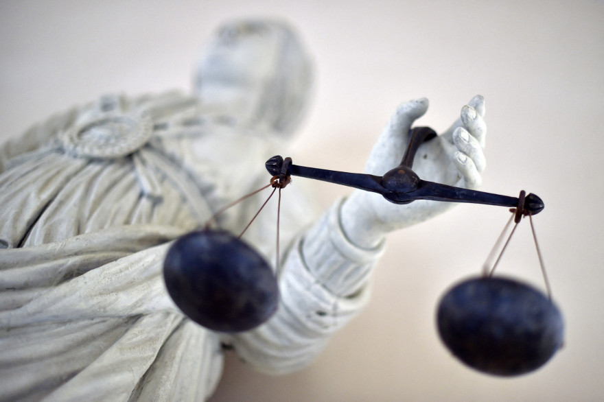En première instance, huit des accusés avaient été reconnus coupables de tentative de meurtre sur personnes dépositaires de l’autorité publique et condamnés à des peines allant de 10 à 20 ans de prison.