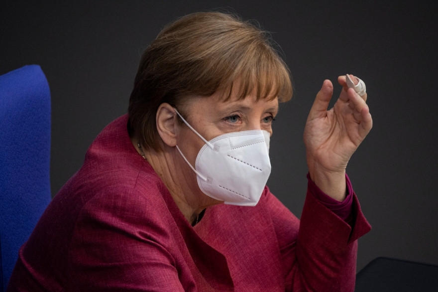 Angela Merkel devant le Bundestag, chambre basse du parlement allemand, le 21 avril 2021 à Berlin.
