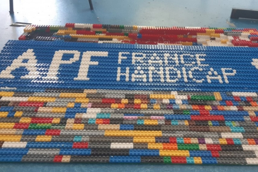 La délégation APF France Handicap a installé cette rampe d'accès à Charleville-Mézières