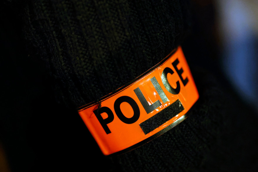 Un brassard de police. (Illustration)