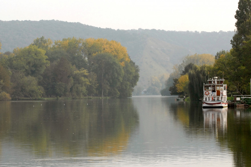 Un bateau circule sur la Seine, le 11 octobre 2007 à Rouen. (Illustration)