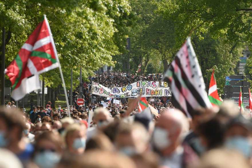 Des milliers de personnes se sont rassemblées dans le cadre d'une journée nationale d'action pour la défense des langues régionales, notamment à Bayonne.