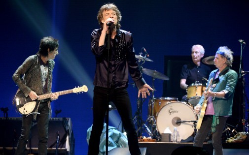 Le chanteur Mick Jagger, les musiciens Charlie Watts, Ronnie Wood, et Keith Richards du groupe The Rolling Stones en concert au Honda Center le 15 Mai, 2013 à Anaheim, Californie.