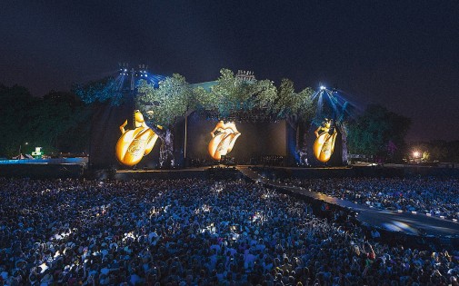 La scène du groupe The Rolling Stones lors du concert à Hyde Park, Londres