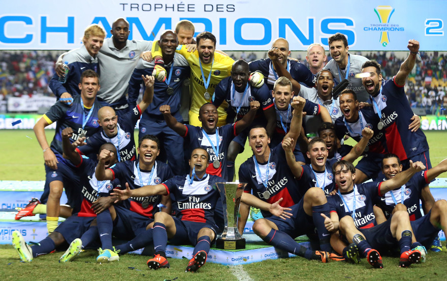 Les joueurs du PSG célébrant leur victoire lors du Trophée des Champions 2013