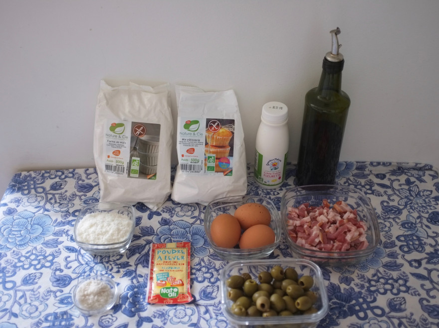 La cake lardons olives sans gluten pour les piquesniques de printemps